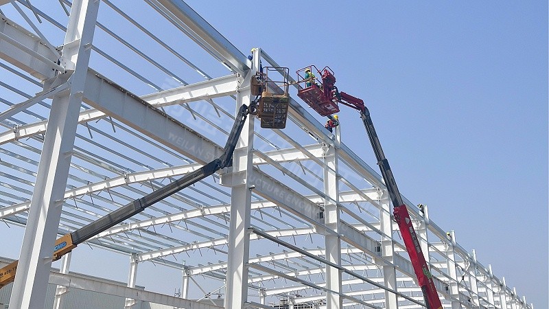 8000平钢结构厂房如何设计采光与通风才能更节能？