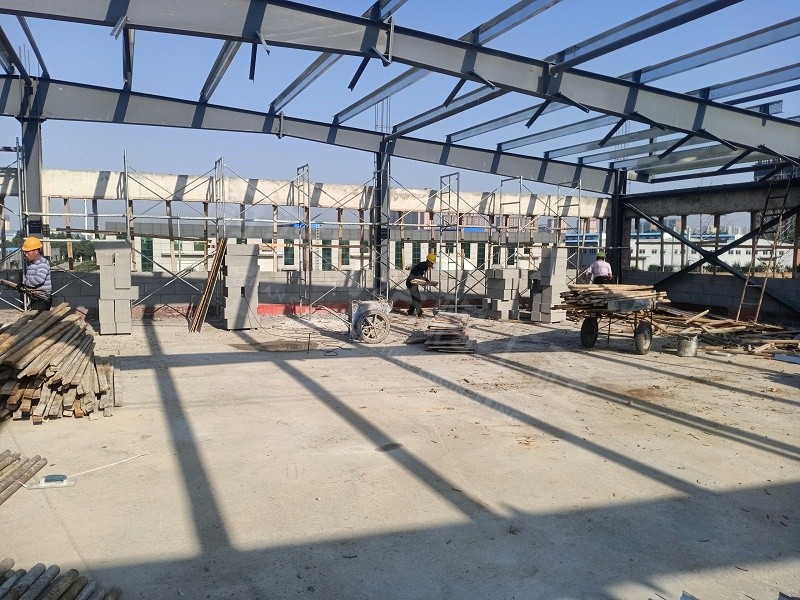 生命至上：钢结构厂房施工高空作业与支撑系统安装规范