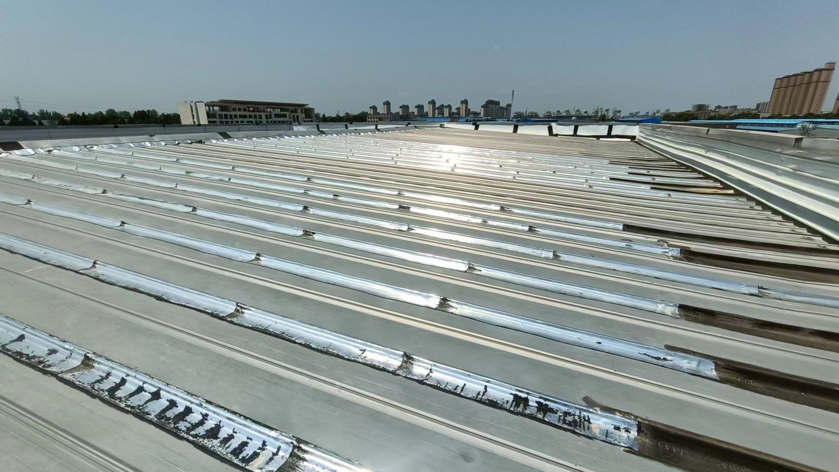 生命至上：钢结构厂房施工高空作业与支撑系统安装规范