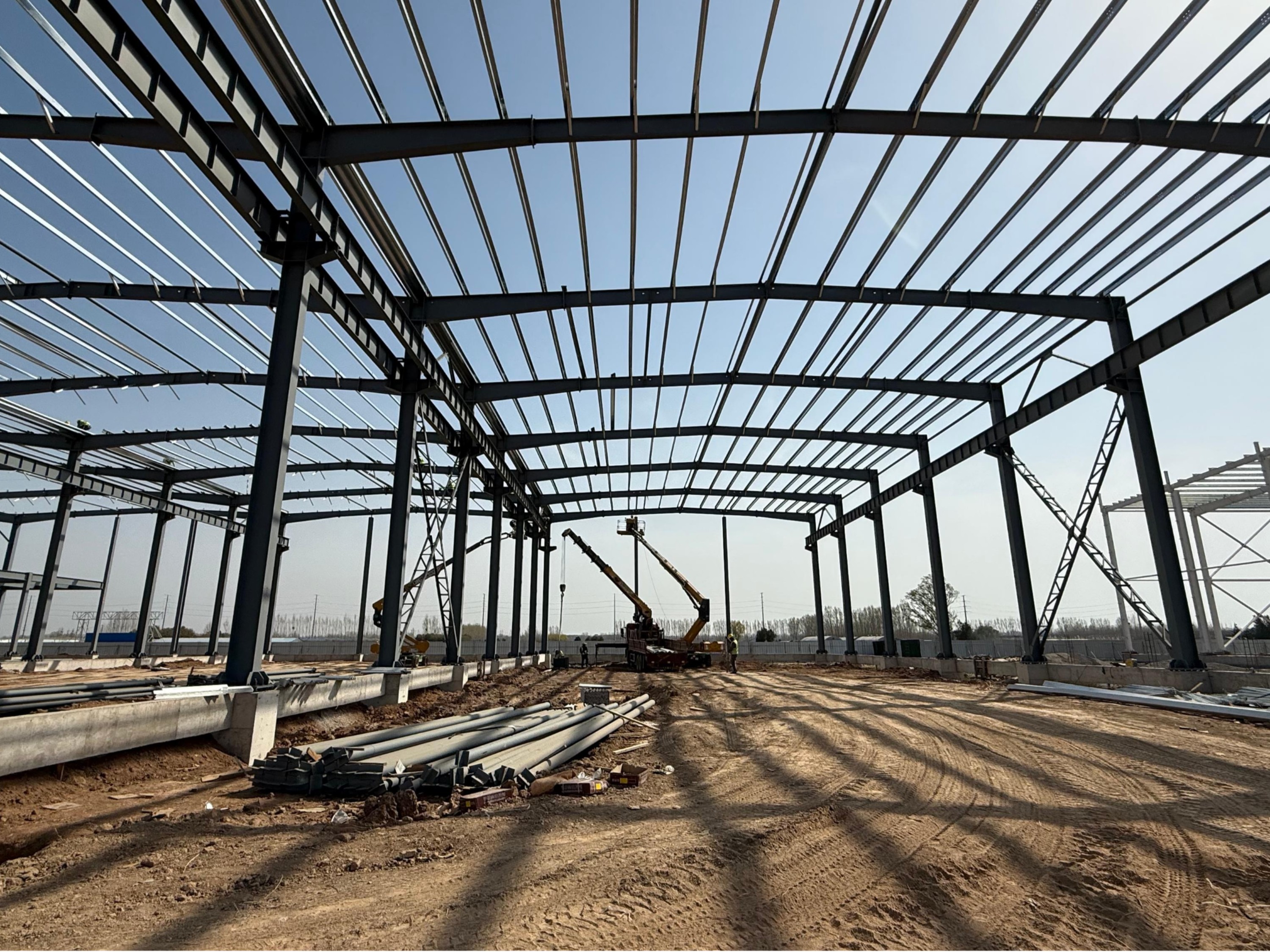 自建钢结构厂房&nbsp;vs&nbsp;找工程总包：哪种模式更省钱？