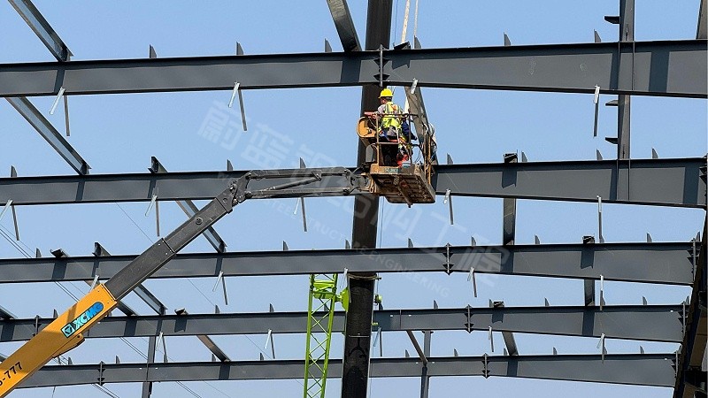 2026年钢结构厂房墙面、屋面板价格指南丨含板材选型+省钱技巧