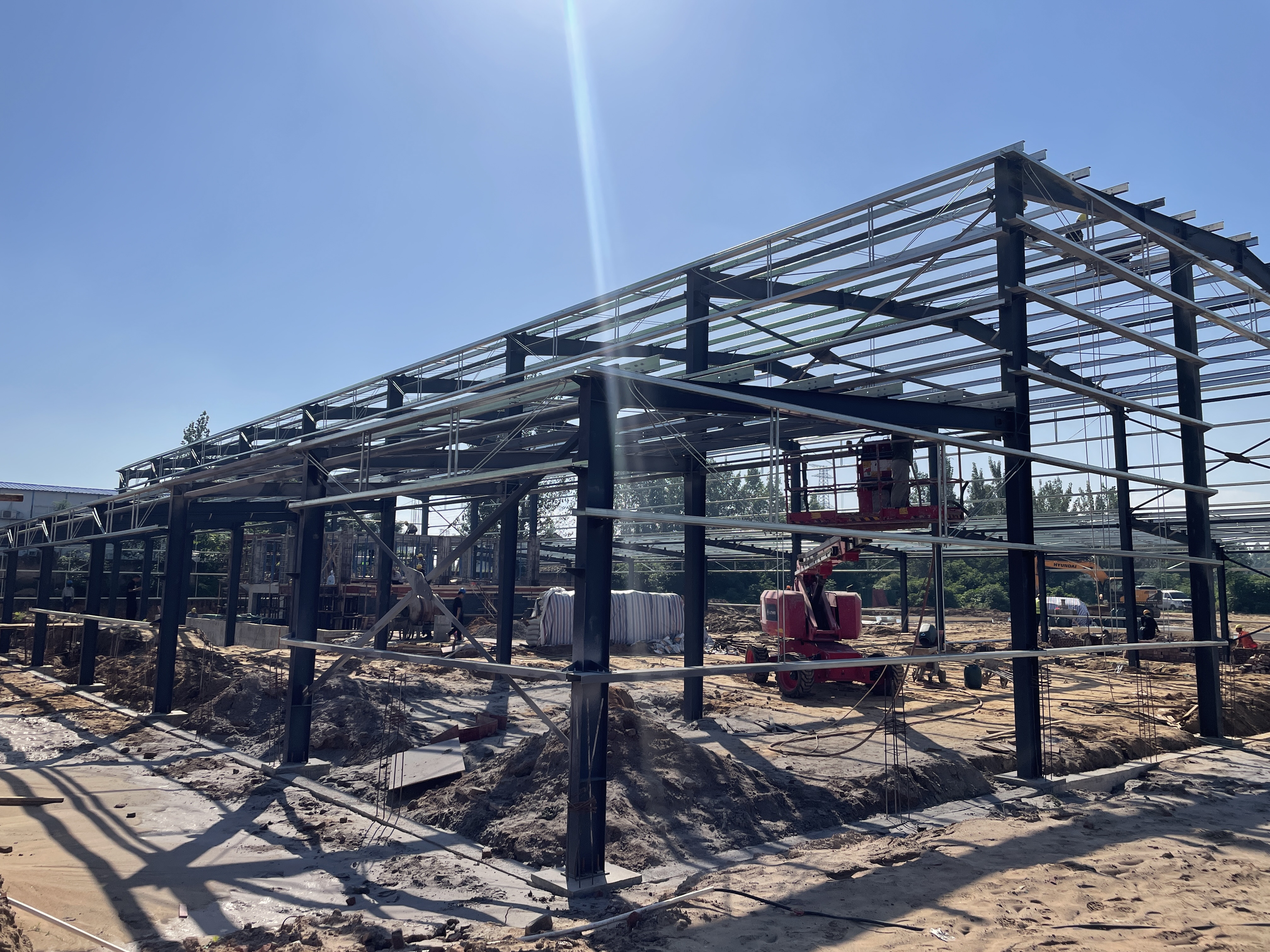 2026年钢结构厂房价格明细，两万平建厂这样控成本最划算