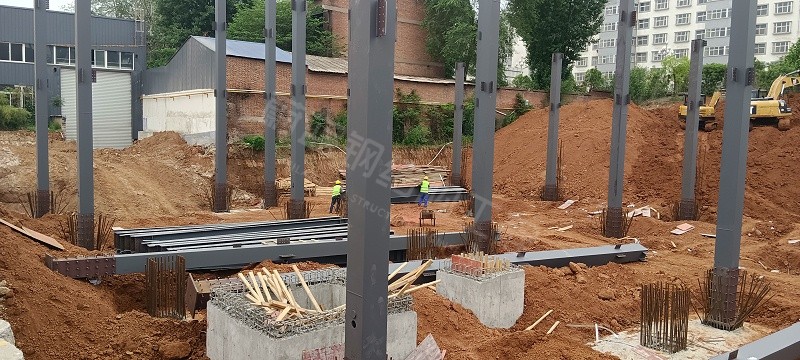 钢结构厂房设计中，钢柱与基础连接节点设计要点分析