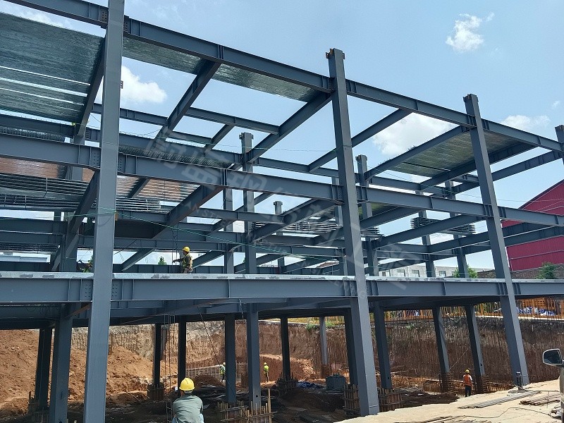 2026年钢结构厂房每平米造价是多少?