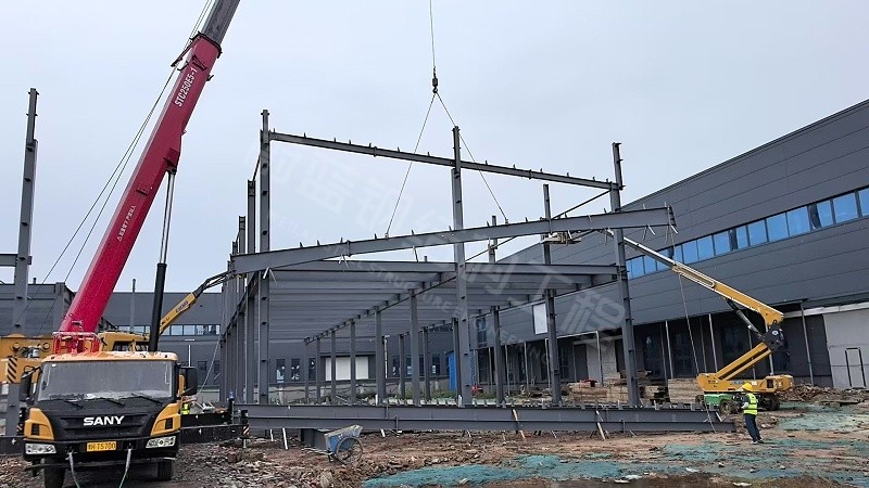 1113-钢结构厂房造价选择材料是关键：H型钢与工字钢在厂房中有何区别？