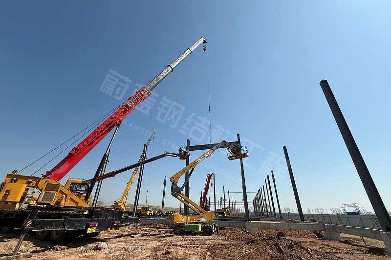 50亩钢结构厂房如何快速落地！多班组协同施工