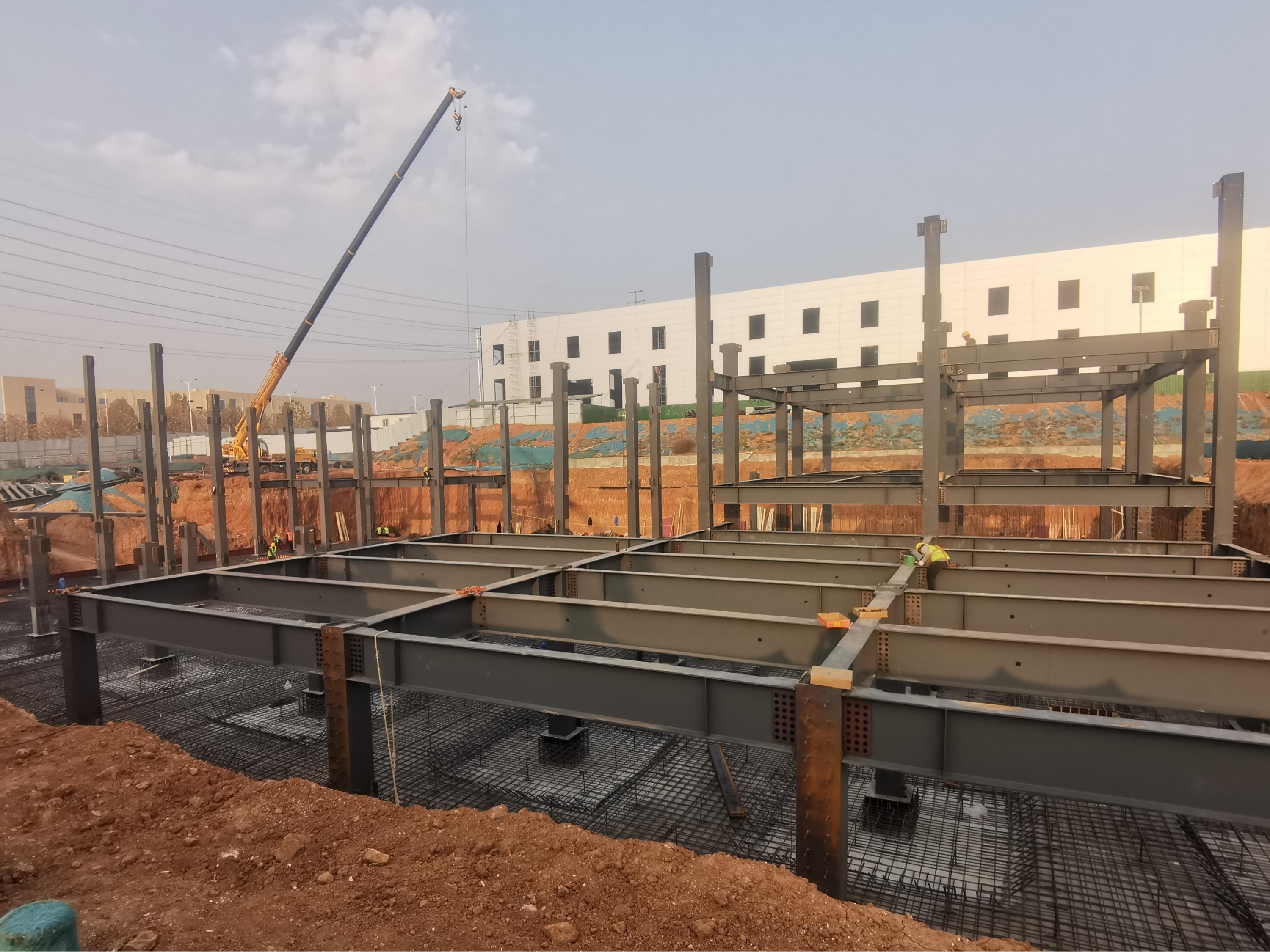 钢结构厂房建设避坑指南：靠谱合作方，才是工程底气