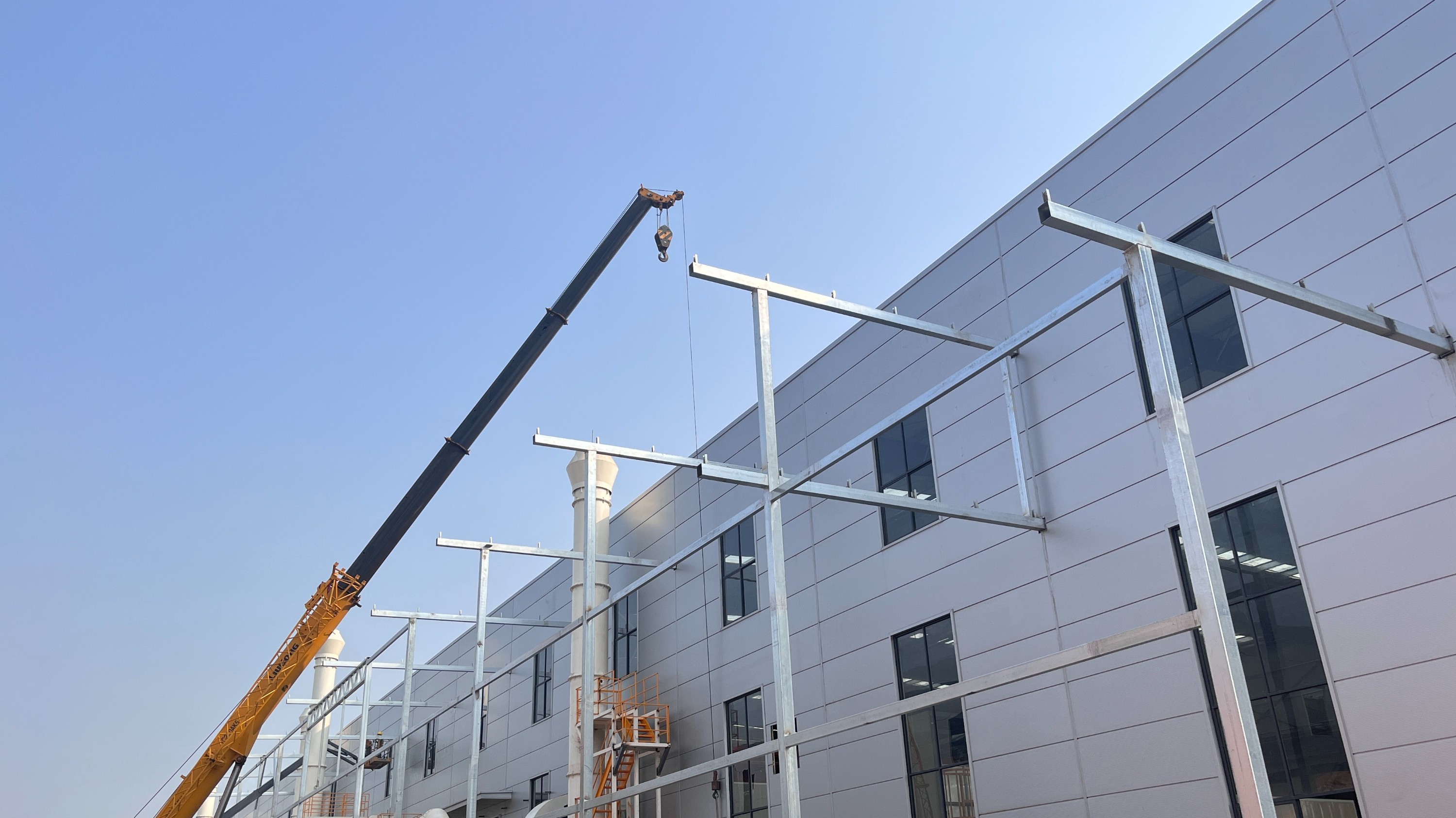 如何准确控制钢结构厂房造价？从设计到施工的造价攻略