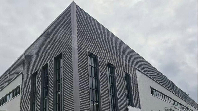 2000平方米钢结构厂房价格多少？民营企业建厂成本分析