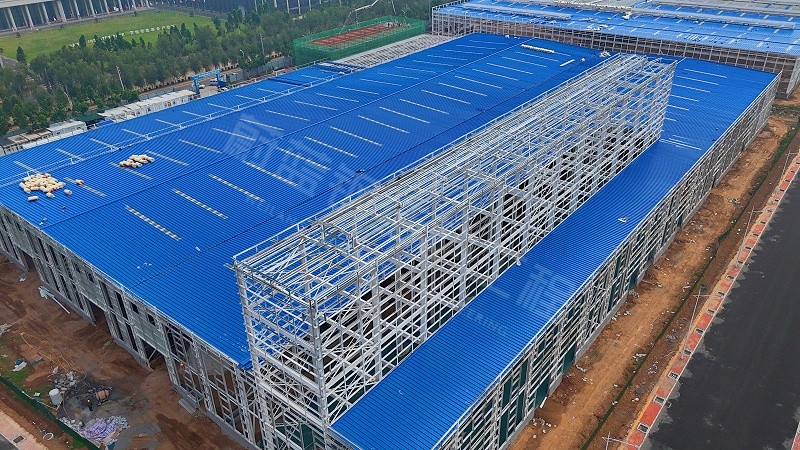 蔚蓝钢结构丨河南蓝普钢结构厂房建造案例