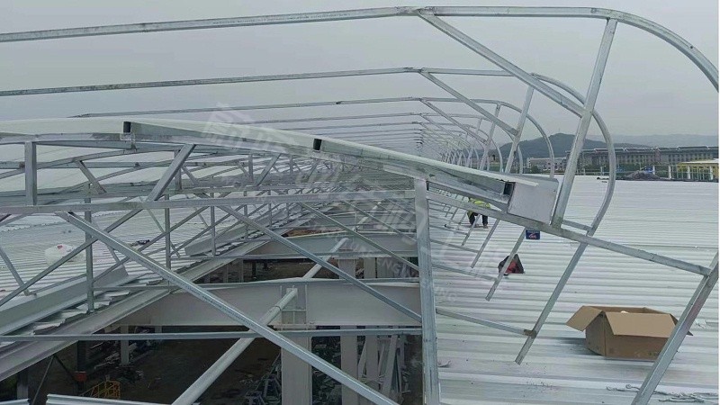 2026年钢结构厂房造价市场趋势预测：涨还是跌？