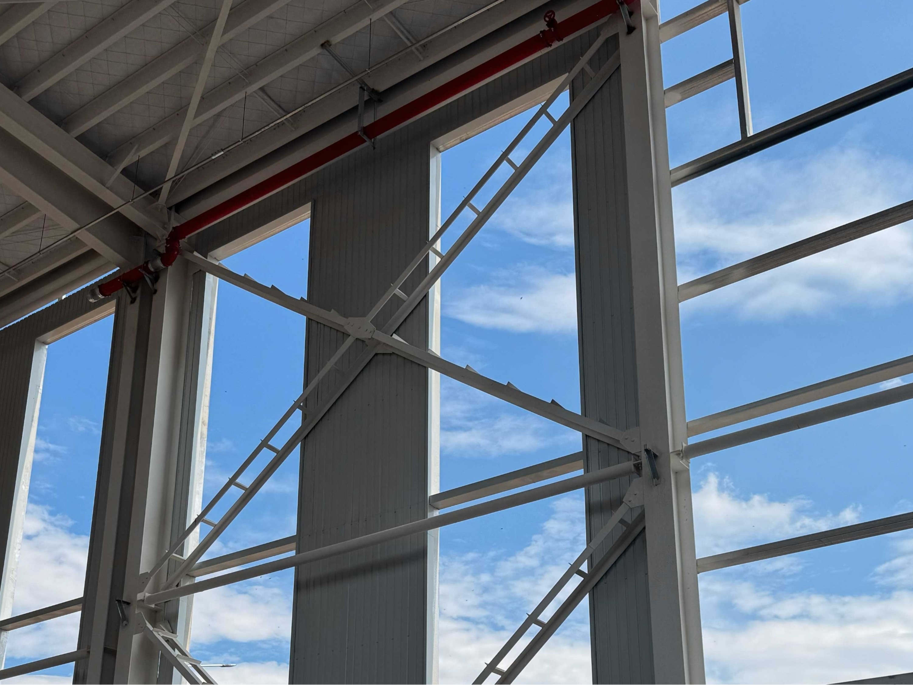 钢结构施工厂家怎么选？3 个关键标准