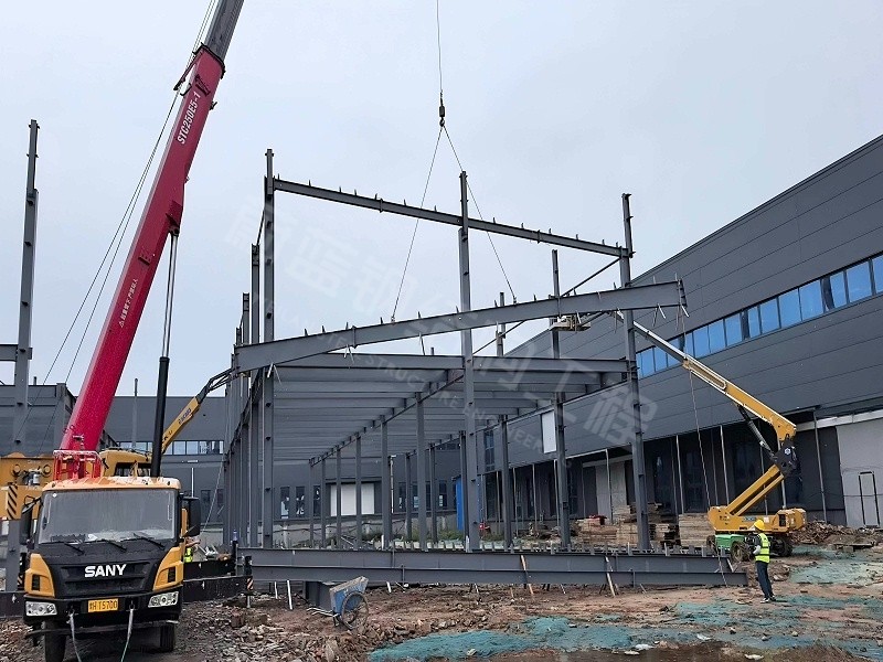 蔚蓝钢结构丨河南乐彩2#钢结构厂房建造案例