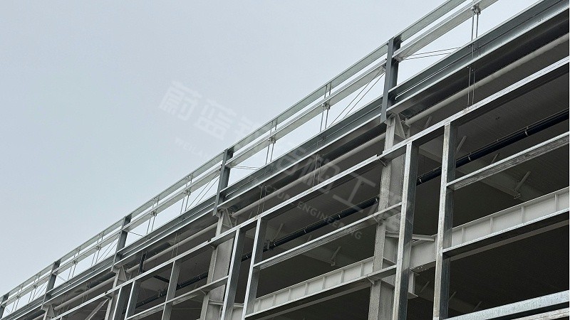 民营企业建设钢结构厂房多少钱一平？