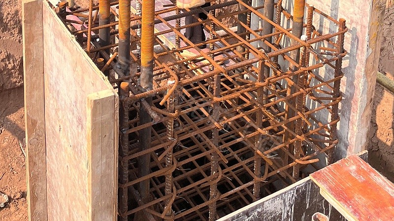 民营企业建设钢结构厂房多少钱一平？