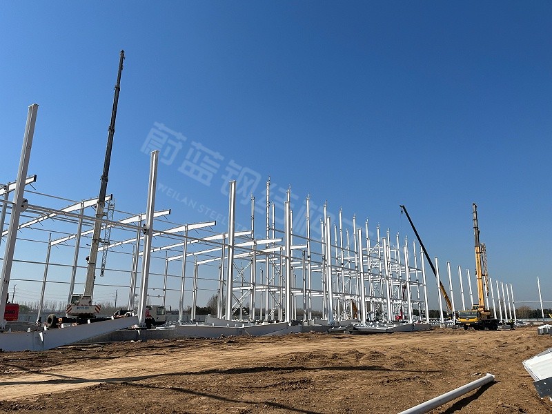 洛阳钢结构厂房施工，外包施工队和正规公司到底差在哪？