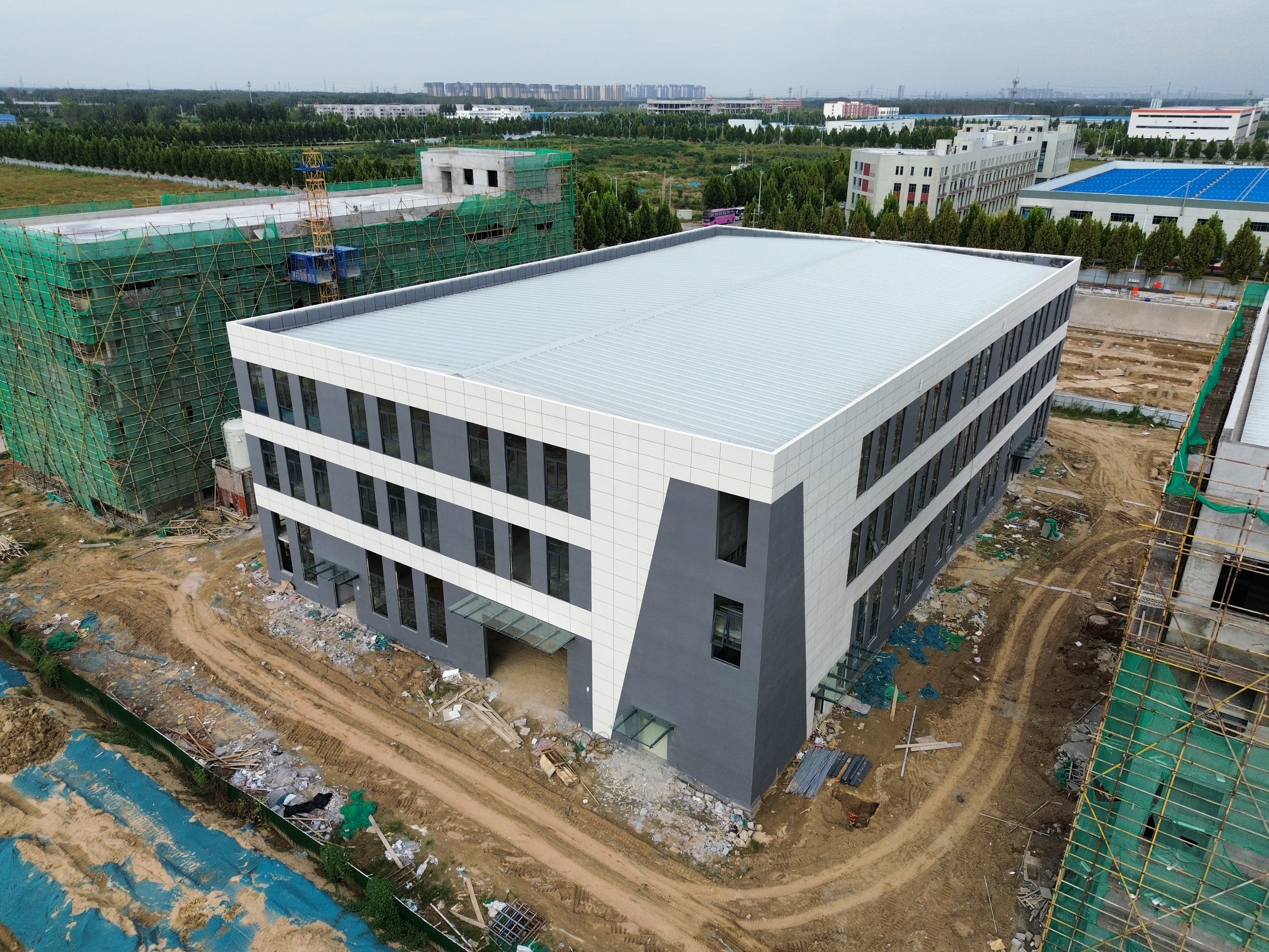 大跨度钢结构仓库每平米造价多少？看完怒省十万