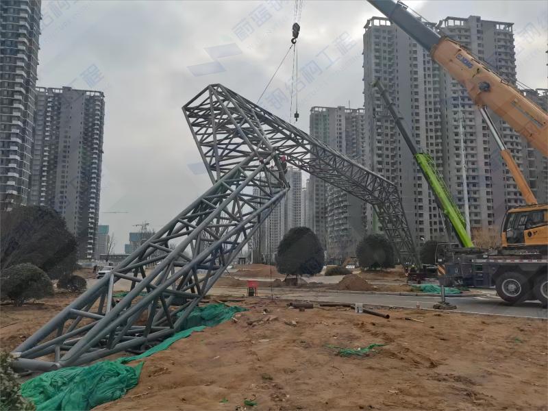 钢材价格狂跌不休，<i style='color:red'>钢结构厂房造价</i>能省多少钱？成本优化新解！