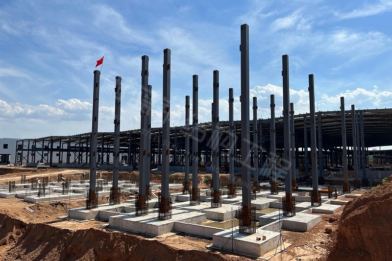 河南钢结构厂房怎么建划算？总包厂家经验分享