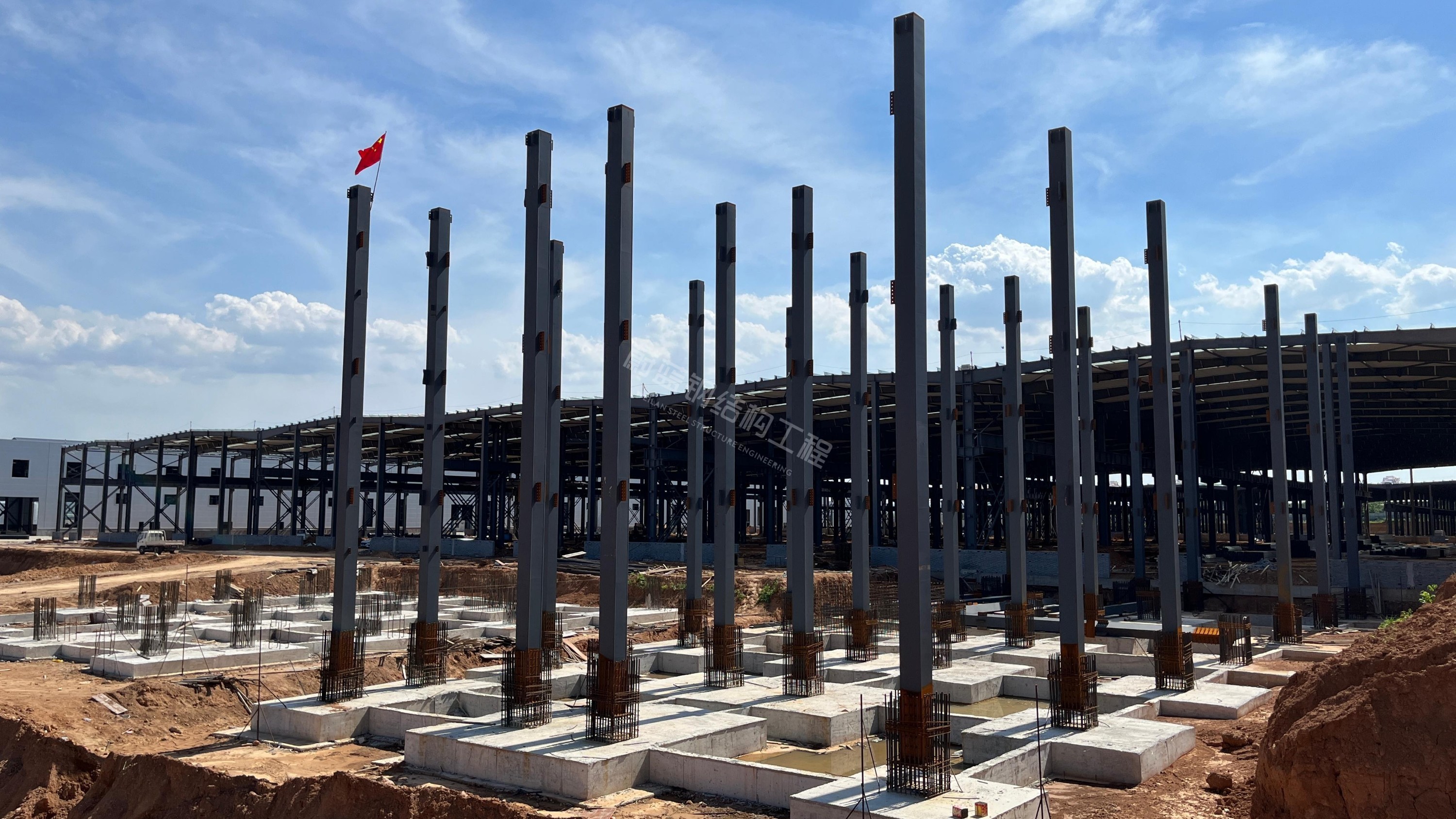 河南钢结构厂房怎么建划算？总包厂家经验分享