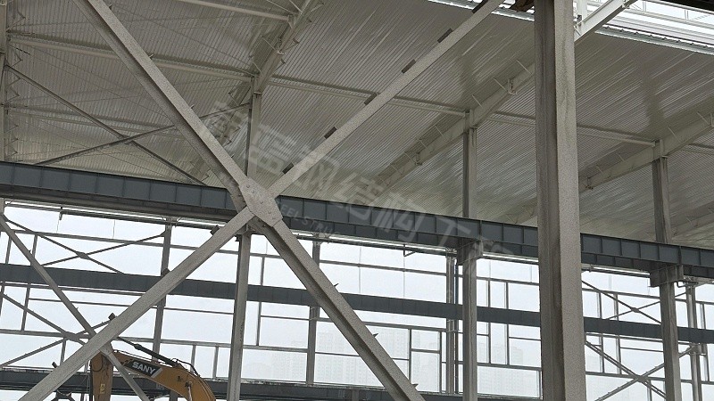 钢结构厂房彩钢板如何选择屋面与墙面系统？