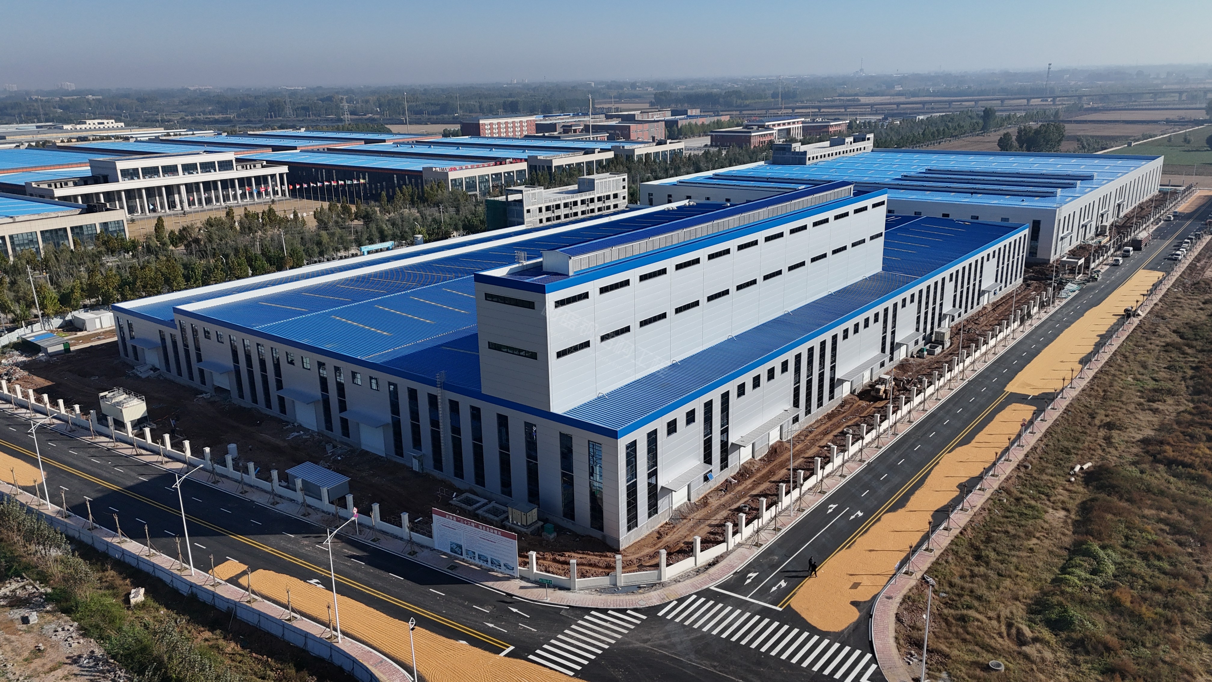 河南蓝普：钢结构厂房