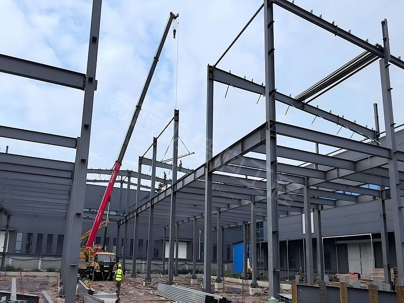 蔚蓝钢结构丨河南追丰电子2#钢结构厂房建造案例