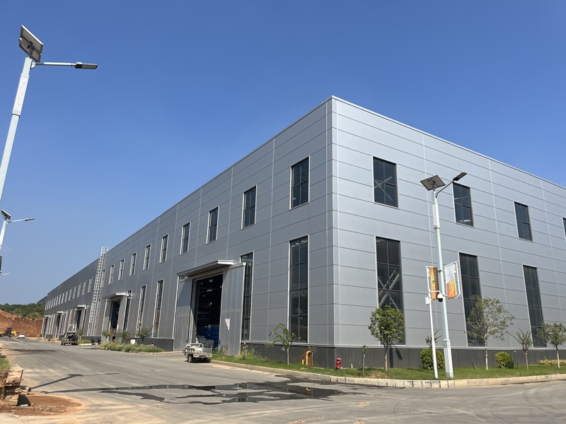 钢结构百科：钢结构厂房的围护部分——关键构建保障工程安全