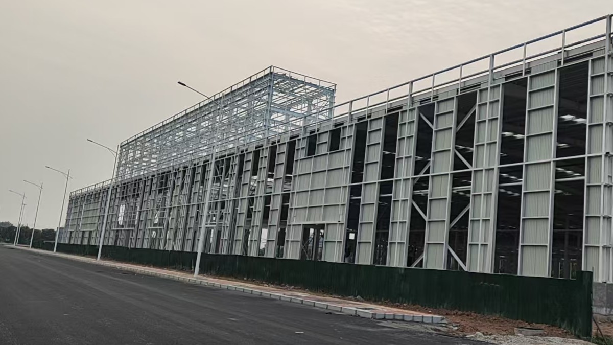 三万平钢结构厂房建设选清包还是包工包料，差别竟这么大