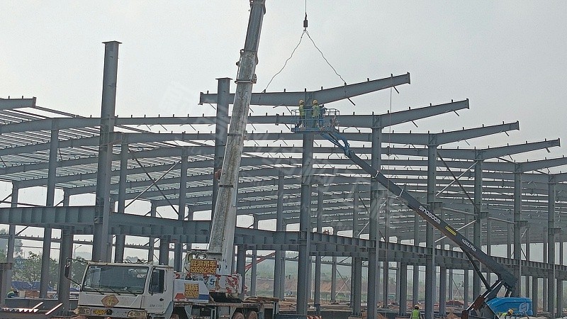 什么是门式钢架？它是钢结构厂房的“骨架”